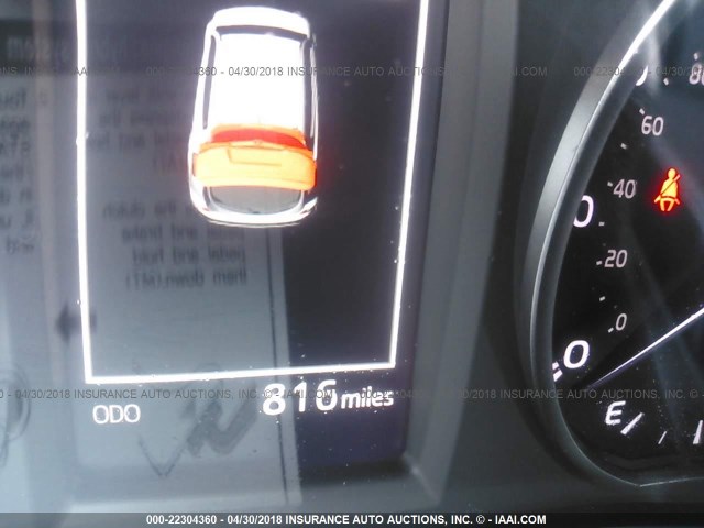 JTMRFREV1JD228050 - 2018 TOYOTA RAV4 ADVENTURE/XLE 银色 照片 7