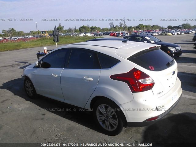 1FAHP3M25CL420213 - 2012 FORD FOCUS SEL WHITE photo 3