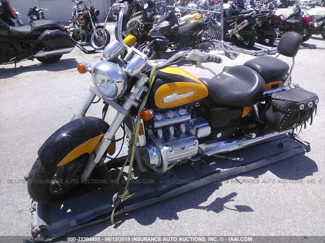 1HFSC340XYA301575 - 2000 HONDA GL1500 C/2 YELLOW photo 2