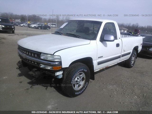 1GCEK14T5YE120899 - 2000 CHEVROLET SILVERADO K1500 WHITE photo 2