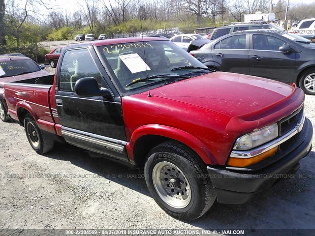 1GCCS1444WK167663 - 1998 CHEVROLET S TRUCK S10 RED photo 1