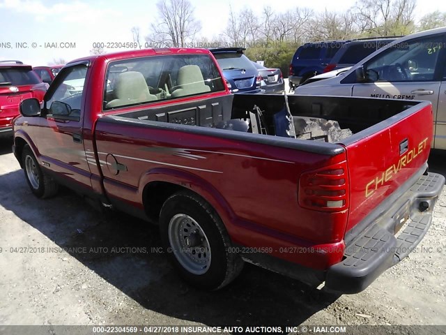 1GCCS1444WK167663 - 1998 CHEVROLET S TRUCK S10 RED photo 3