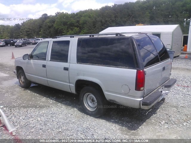 1GNEC16R9VJ320631 - 1997 CHEVROLET SUBURBAN C1500 SILVER photo 3