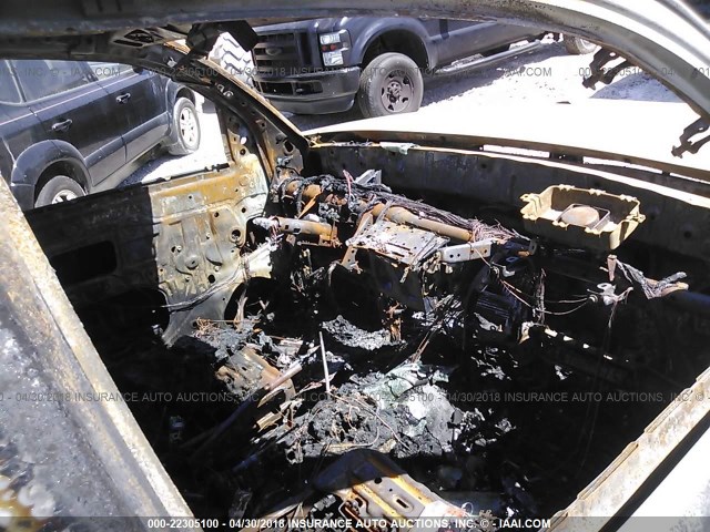 5TFCZ5AN8HX095615 - 2017 TOYOTA TACOMA DBL CAB/SR/TRDSPT/OR/PRO ვერცხლისფერი ფოტო 5