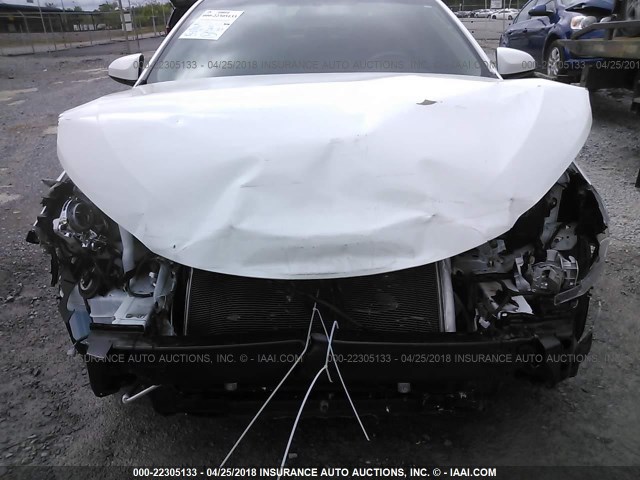 4T1BF1FK6GU567334 - 2016 TOYOTA CAMRY LE/XLE/SE/XSE Weiß Foto 6