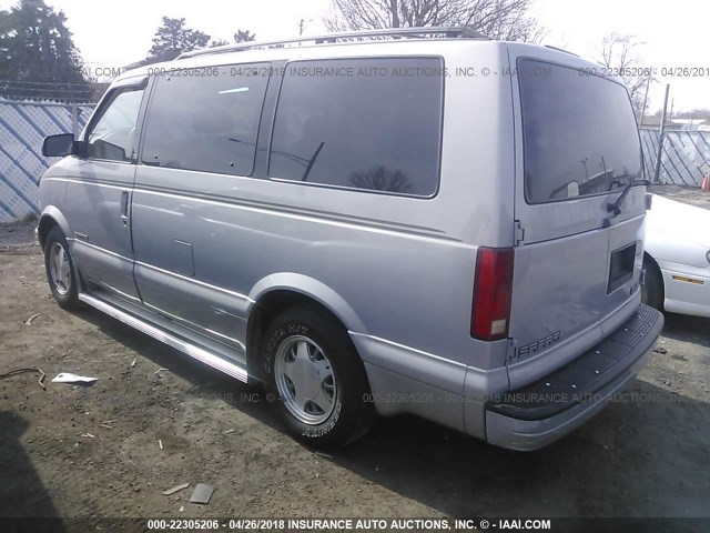 1GKDM19W1XB520228 - 1999 GMC SAFARI XT SILVER photo 3