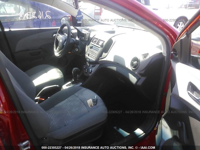 1G1JA5SH6C4120666 - 2012 CHEVROLET SONIC LS RED photo 5