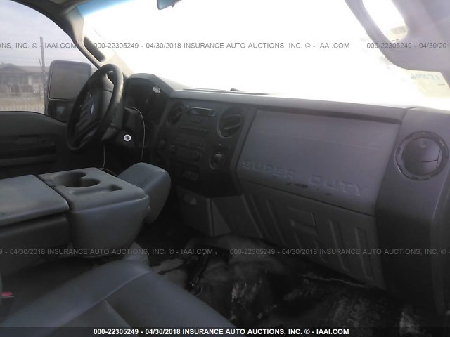 1FT7W2AT1BED06650 - 2011 FORD F250 SUPER DUTY WHITE photo 5