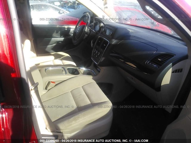 2C4RDGCG0FR658512 - 2015 DODGE GRAND CARAVAN SXT RED photo 5