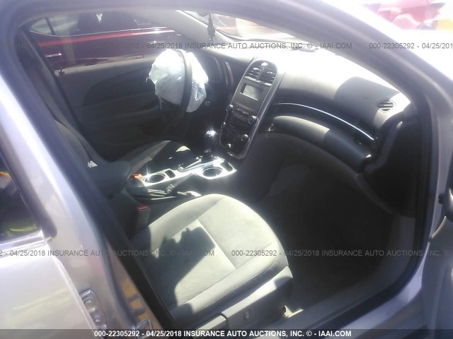 1G11A5SLXFU121117 - 2015 CHEVROLET MALIBU LS 银色 照片 5