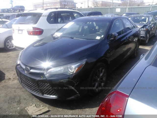 4T1BF1FK9FU873197 - 2015 TOYOTA CAMRY LE/XLE/SE/XSE BLACK photo 2