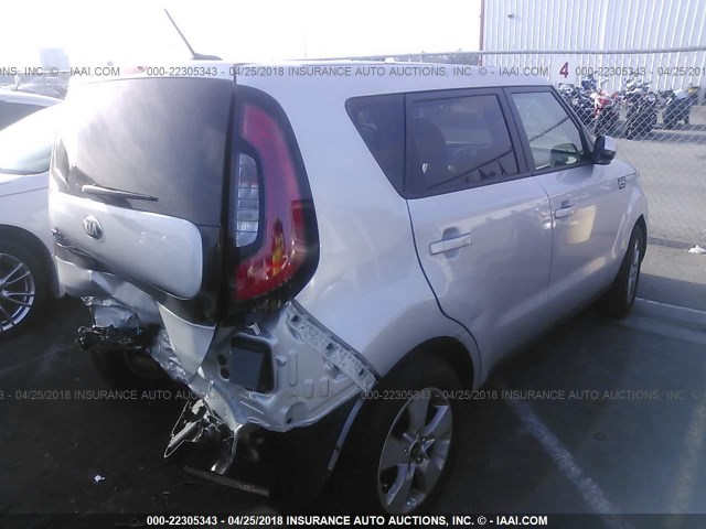 KNDJN2A23H7444073 - 2017 KIA SOUL SILVER photo 4