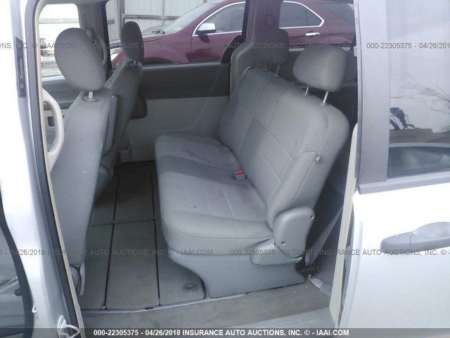 2A8HR44H98R620663 - 2008 CHRYSLER TOWN & COUNTRY LX GRAY photo 8