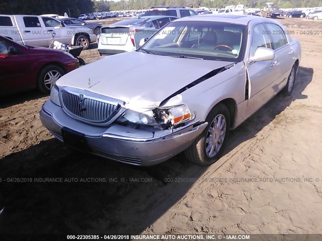 1LNHM82W37Y634479 - 2007 LINCOLN TOWN CAR SIGNATURE LIMITED SILVER photo 6