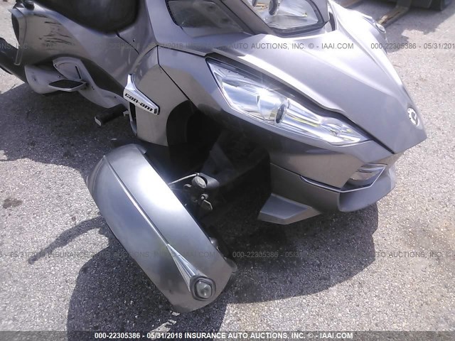 2BXJBWC12CV000220 - 2012 CAN-AM SPYDER ROADSTER RTS GRAY photo 5