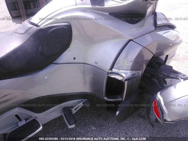 2BXJBWC12CV000220 - 2012 CAN-AM SPYDER ROADSTER RTS GRAY photo 8