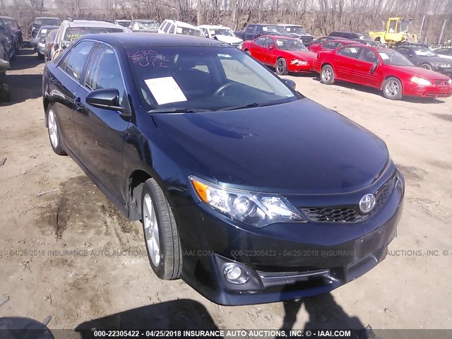 4T1BF1FK1EU461046 - 2014 TOYOTA CAMRY L/SE/LE/XLE შავი ფოტო 1