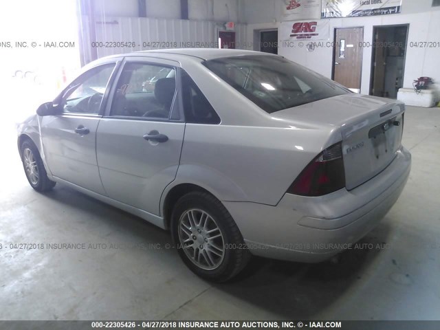 1FAFP34N57W315743 - 2007 FORD FOCUS ZX4/S/SE/SES SILVER photo 3