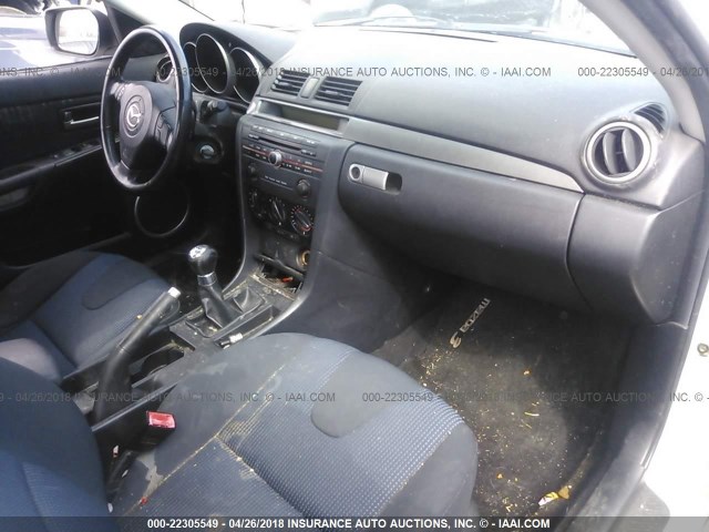 JM1BK123041186512 - 2004 MAZDA 3 S WHITE photo 5