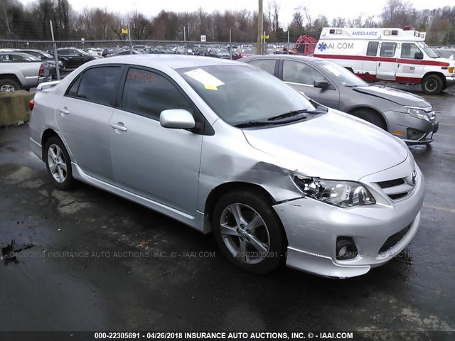 2T1BU4EE8DC953821 - 2013 TOYOTA COROLLA S/LE SILVER photo 1