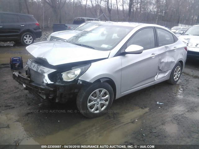 KMHCT4AE0CU249879 - 2012 HYUNDAI ACCENT GLS/GS SILVER photo 2