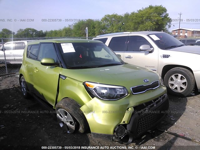 KNDJN2A24F7755007 - 2015 KIA SOUL GREEN photo 1