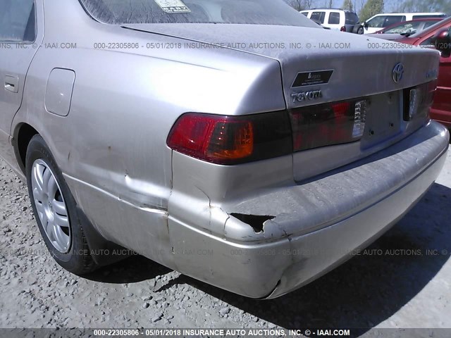4T1BG22K01U819112 - 2001 TOYOTA CAMRY CE/LE/XLE 金色 照片 6