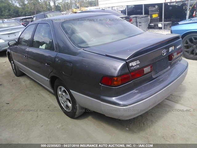 4T1BG22K1XU873396 - 1999 TOYOTA CAMRY CE/LE/XLE 灰色 照片 3