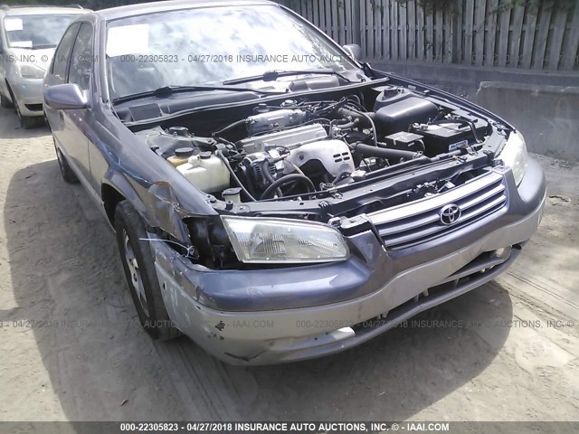 4T1BG22K1XU873396 - 1999 TOYOTA CAMRY CE/LE/XLE 灰色 照片 6