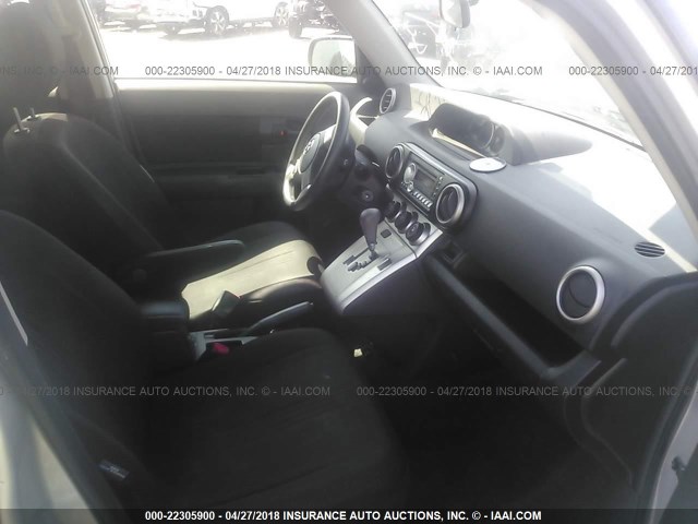 JTLZE4FE7A1100681 - 2010 TOYOTA SCION XB SILVER photo 5
