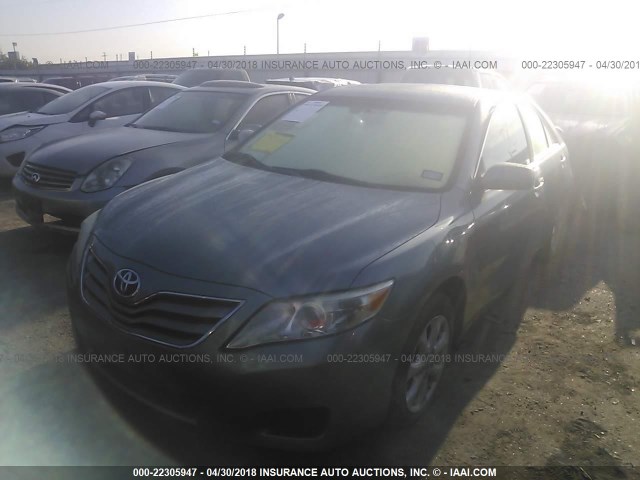 4T1BF3EK2BU625185 - 2011 TOYOTA CAMRY SE/LE/XLE GREEN photo 2