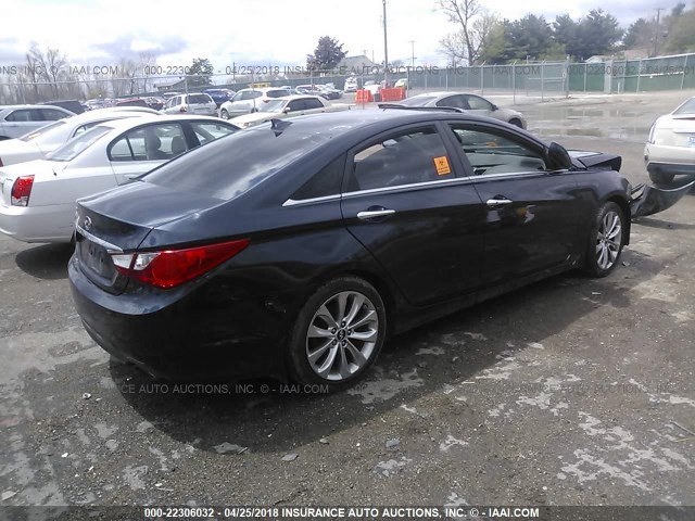 5NPEC4AC7DH768077 - 2013 HYUNDAI SONATA SE/LIMITED BLACK photo 4