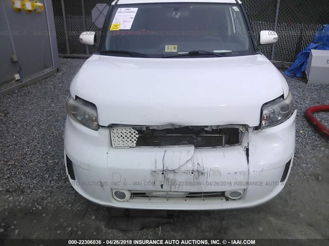 JTLKE50E481048310 - 2008 TOYOTA SCION XB WHITE photo 6