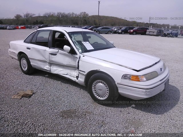 2FACP73W6NX239746 - 1992 FORD CROWN VICTORIA  WHITE photo 1