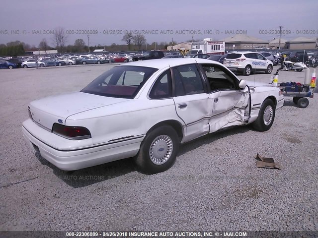 2FACP73W6NX239746 - 1992 FORD CROWN VICTORIA  WHITE photo 4