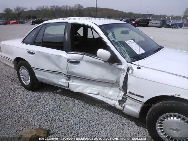 2FACP73W6NX239746 - 1992 FORD CROWN VICTORIA  WHITE photo 6