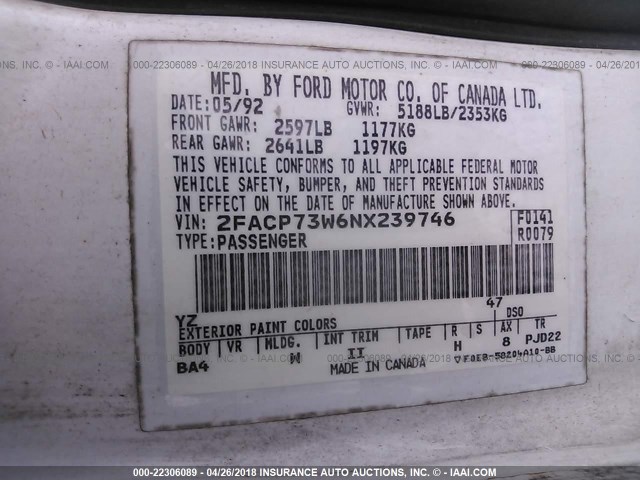 2FACP73W6NX239746 - 1992 FORD CROWN VICTORIA  WHITE photo 9