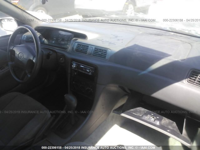4T1BG22K9YU005485 - 2000 TOYOTA CAMRY CE/LE/XLE 米色 照片 5