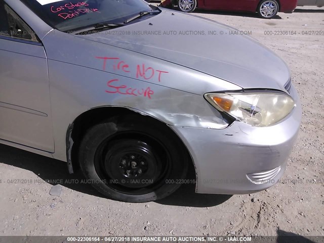 JTDBE32K063049541 - 2006 TOYOTA CAMRY LE/XLE SILVER photo 6