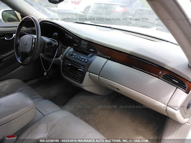 1G6KE57Y8YU274167 - 2000 CADILLAC DEVILLE DHS WHITE photo 5