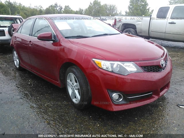 4T1BF1FK4EU810314 - 2014 TOYOTA CAMRY L/SE/LE/XLE RED photo 1