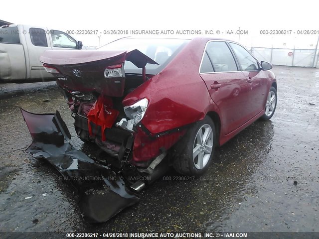4T1BF1FK4EU810314 - 2014 TOYOTA CAMRY L/SE/LE/XLE RED photo 4