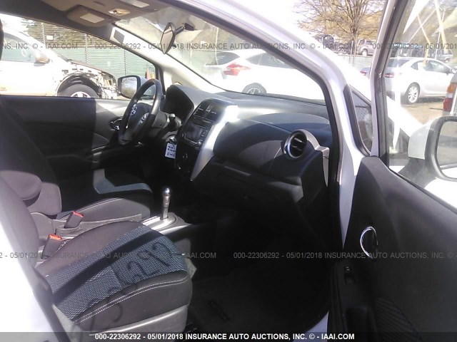 3N1CE2CP0GL382422 - 2016 NISSAN VERSA NOTE S/S PLUS/SV/SL/SR WHITE photo 5