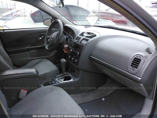 1G1ZS51F96F201007 - 2006 CHEVROLET MALIBU LS 银色 照片 5