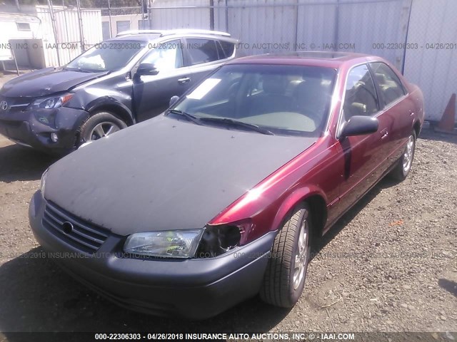 JT2BF28K4X0195192 - 1999 TOYOTA CAMRY LE/XLE RED photo 2