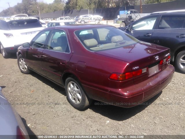 JT2BF28K4X0195192 - 1999 TOYOTA CAMRY LE/XLE RED photo 3