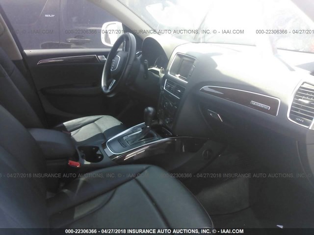 WA1CFAFPXCA107250 - 2012 AUDI Q5 PREMIUM WHITE photo 5