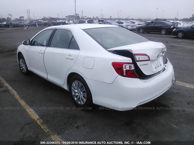 4T4BF1FK8CR264989 - 2012 TOYOTA CAMRY SE/LE/XLE 白色 照片 3
