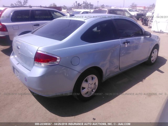 1FAHP32N58W105981 - 2008 FORD FOCUS S/SE Light Blue photo 4