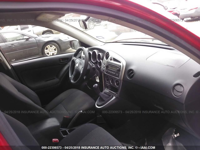 2T1KR32E16C621612 - 2006 TOYOTA COROLLA MATRIX XR RED photo 5